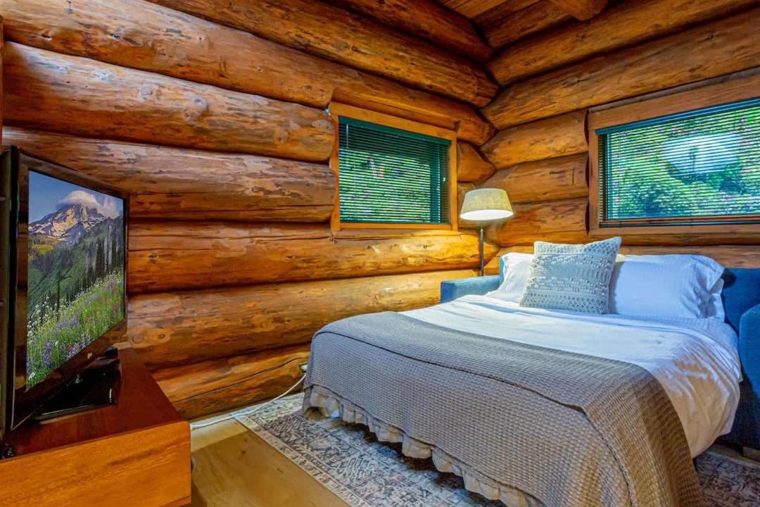 Photo of Bedroom in Glacier