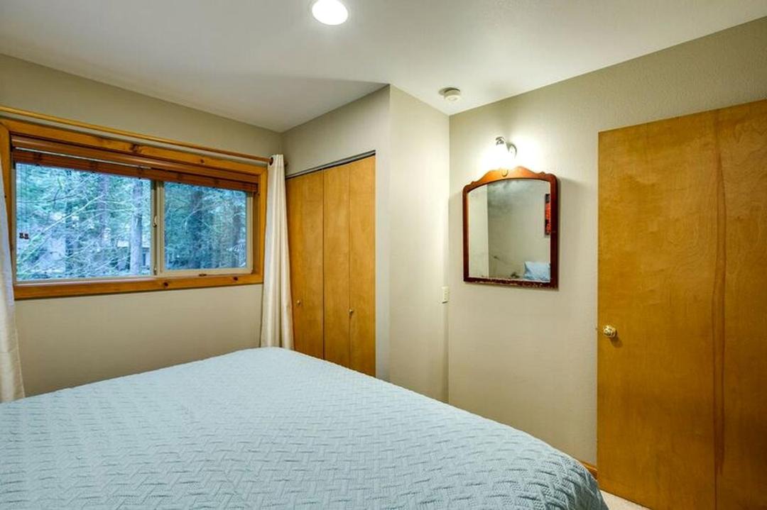 Photo of Bedroom in Glacier