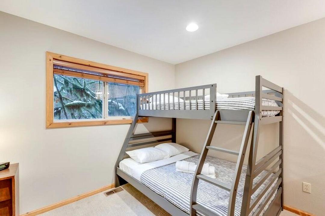 Photo of Bedroom in Glacier