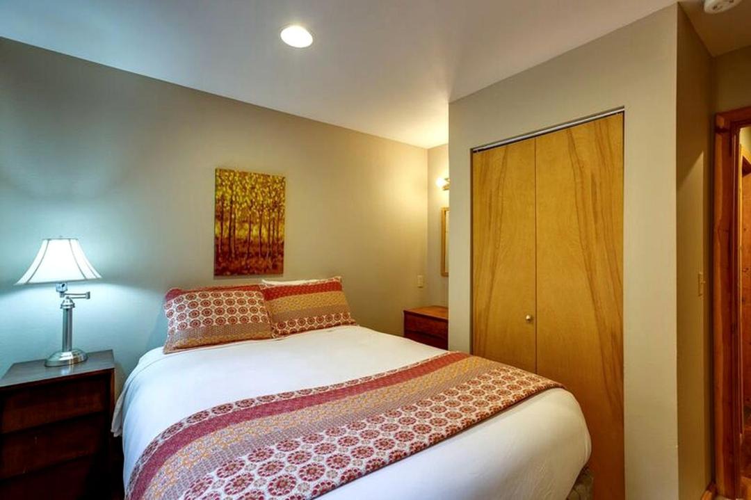 Photo of Bedroom in Glacier