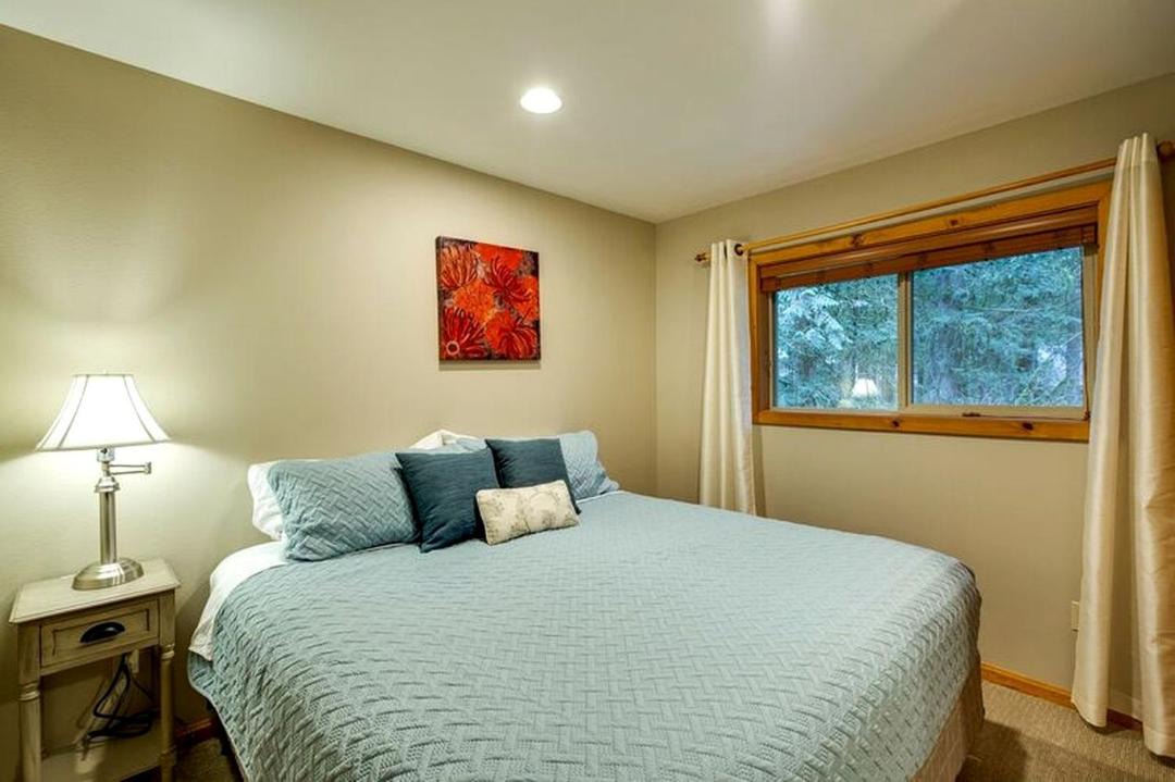 Photo of Bedroom in Glacier
