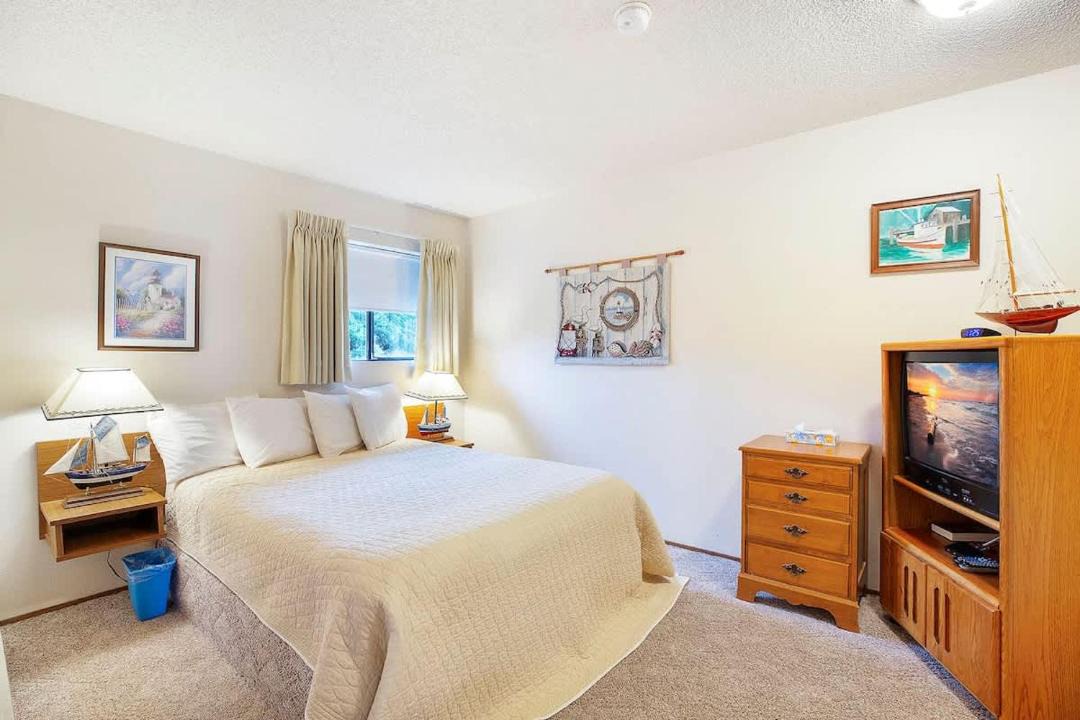 Photo of Bedroom in Moclips