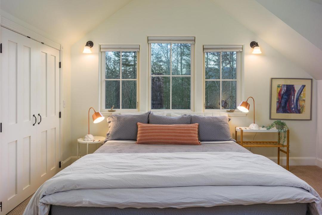 Photo of Bedroom in Eastsound