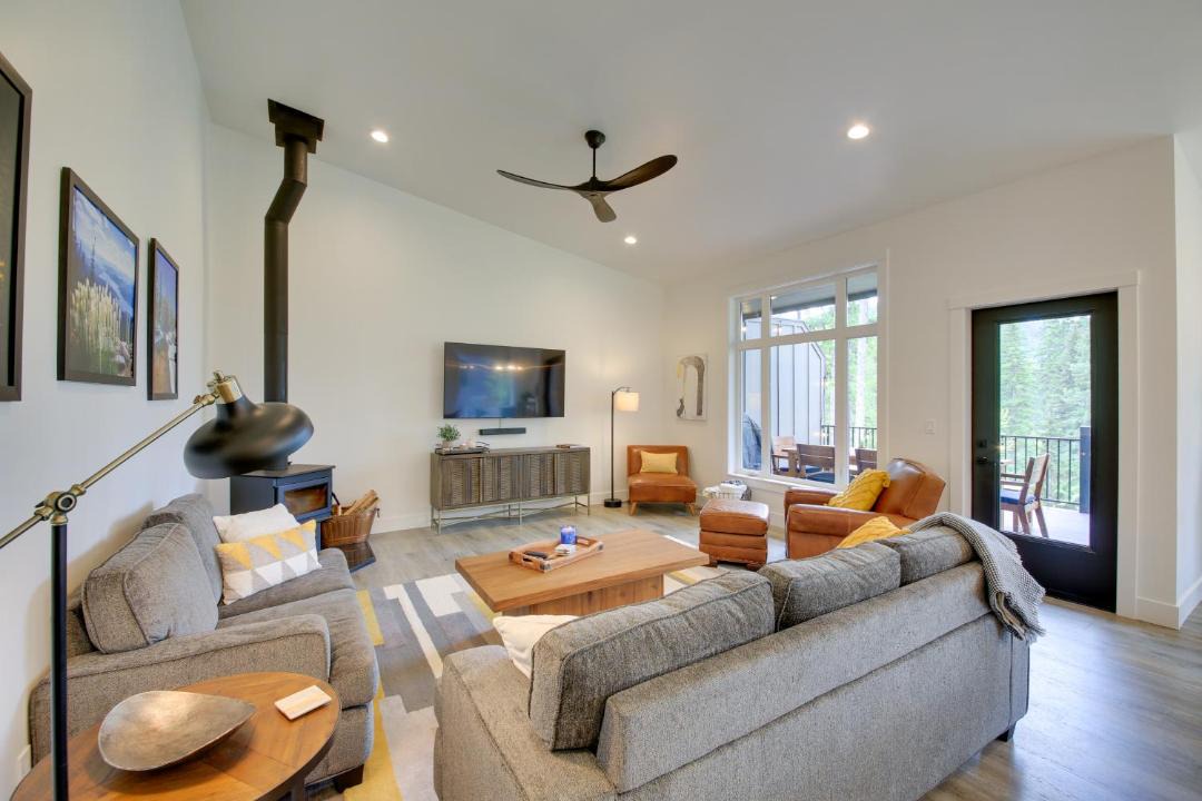 Photo of Livingroom in Priest River