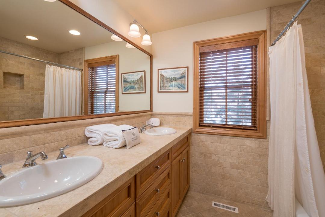 Photo of Bathroom in Elkhorn