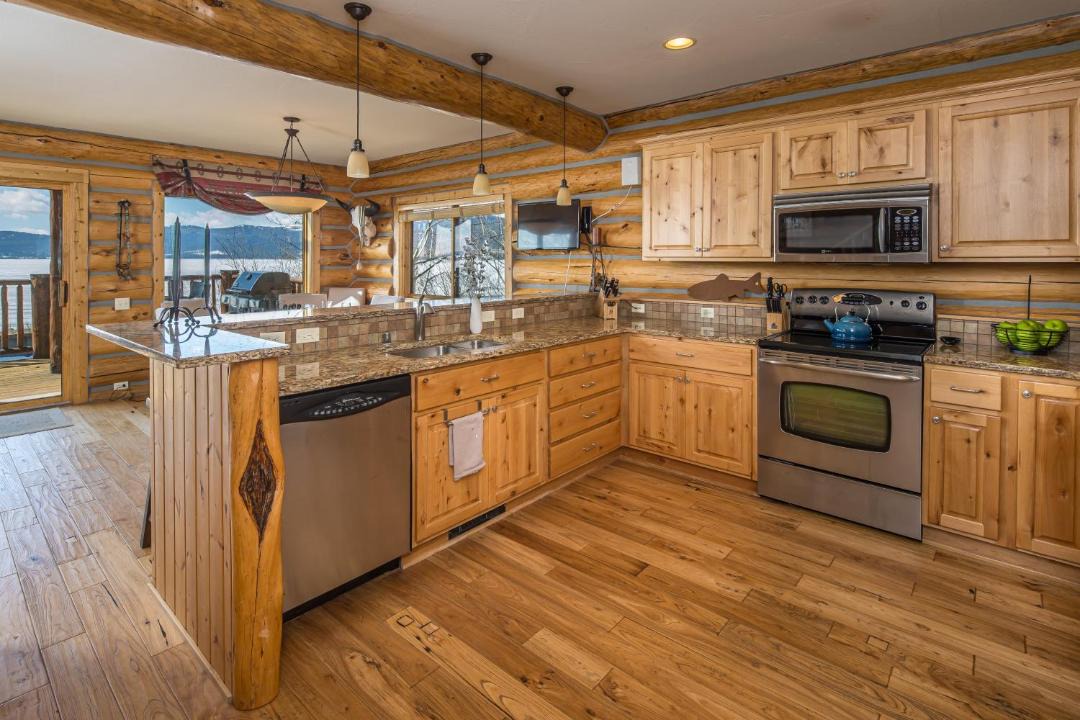 Photo of Kitchen in West Yellowstone