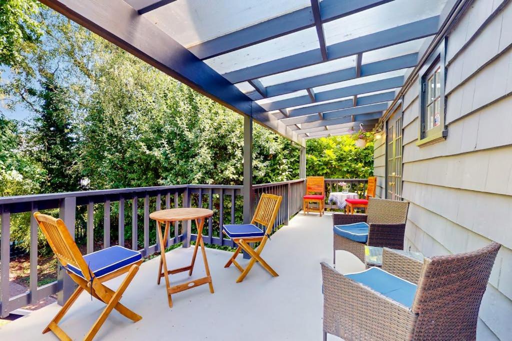 Photo of Patio Balcony in Montlake