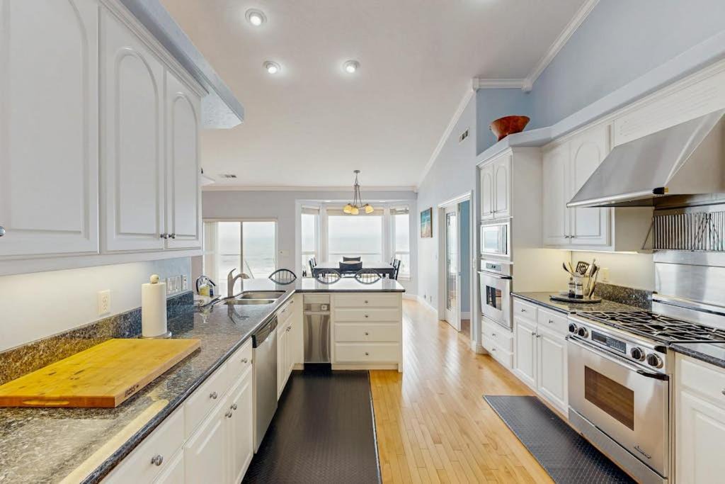 Photo of Kitchen in Harbor
