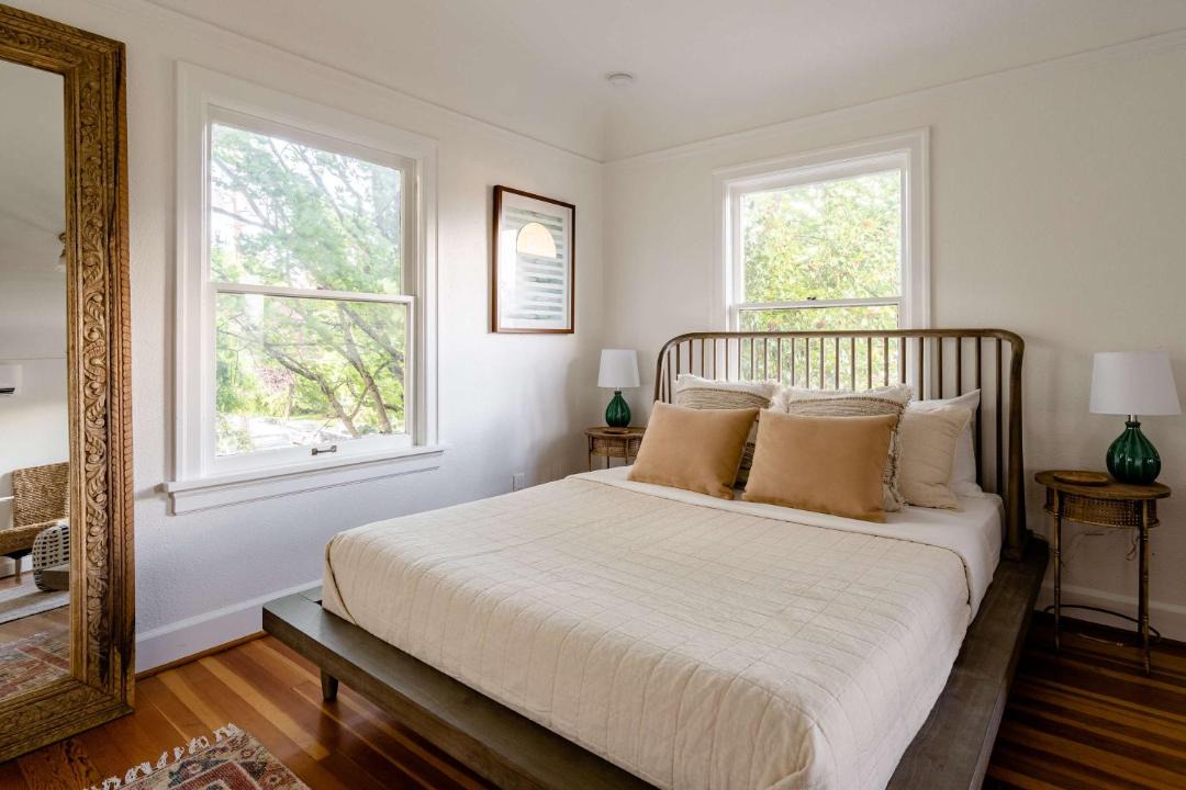 Photo of Bedroom in Hosford-Abernethy