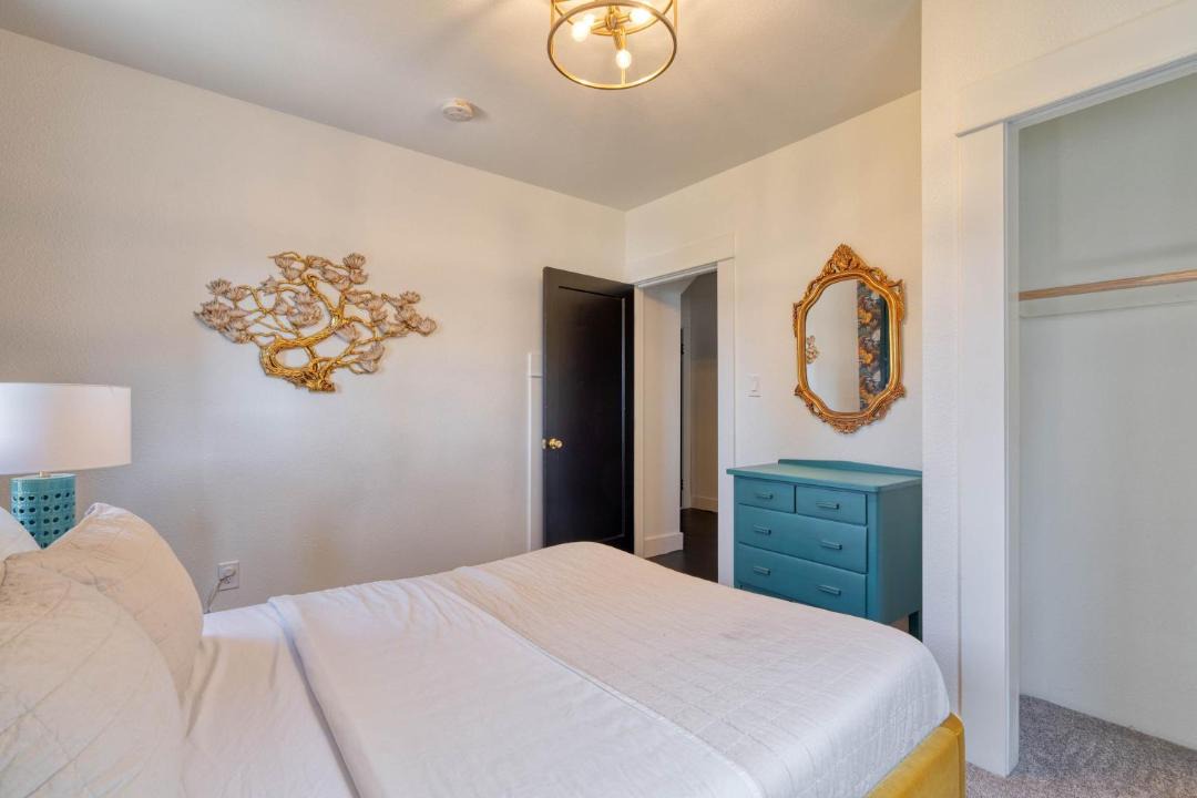 Photo of Bedroom in Hosford-Abernethy
