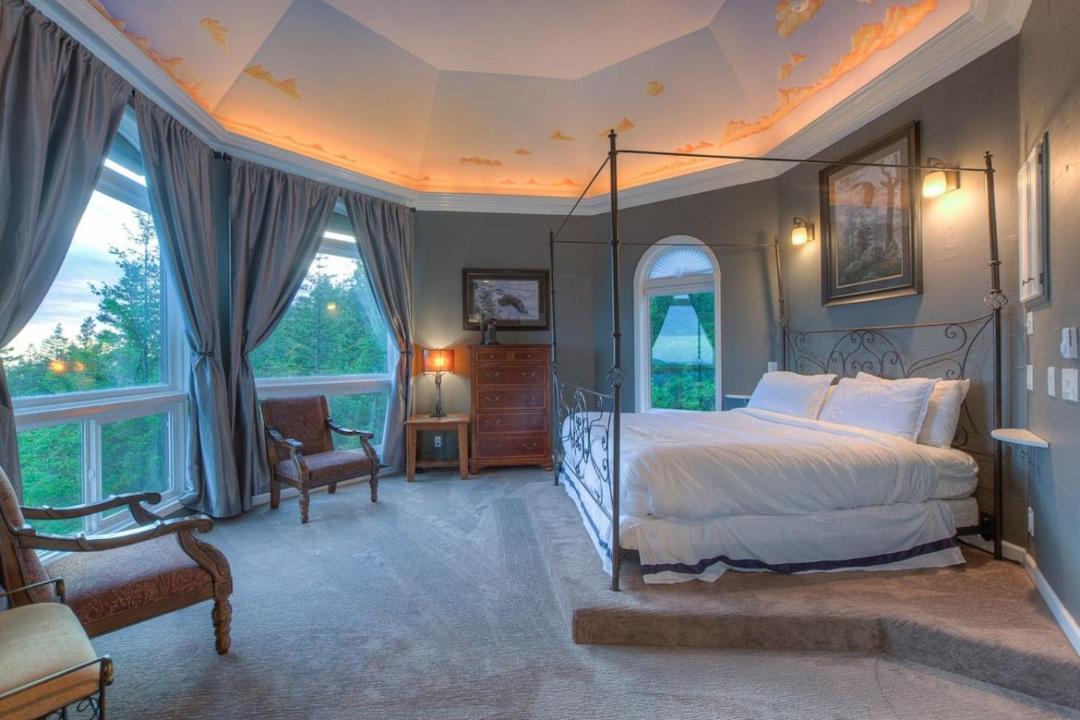 Photo of Bedroom in Eastsound