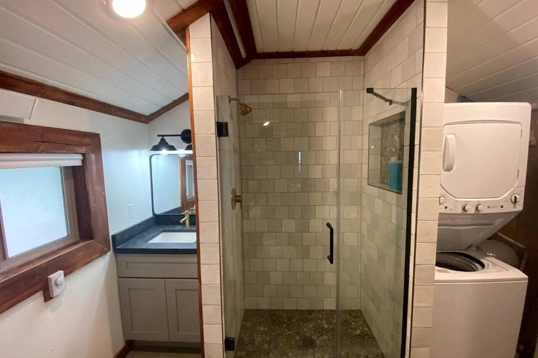 Photo of Bathroom in Island Park