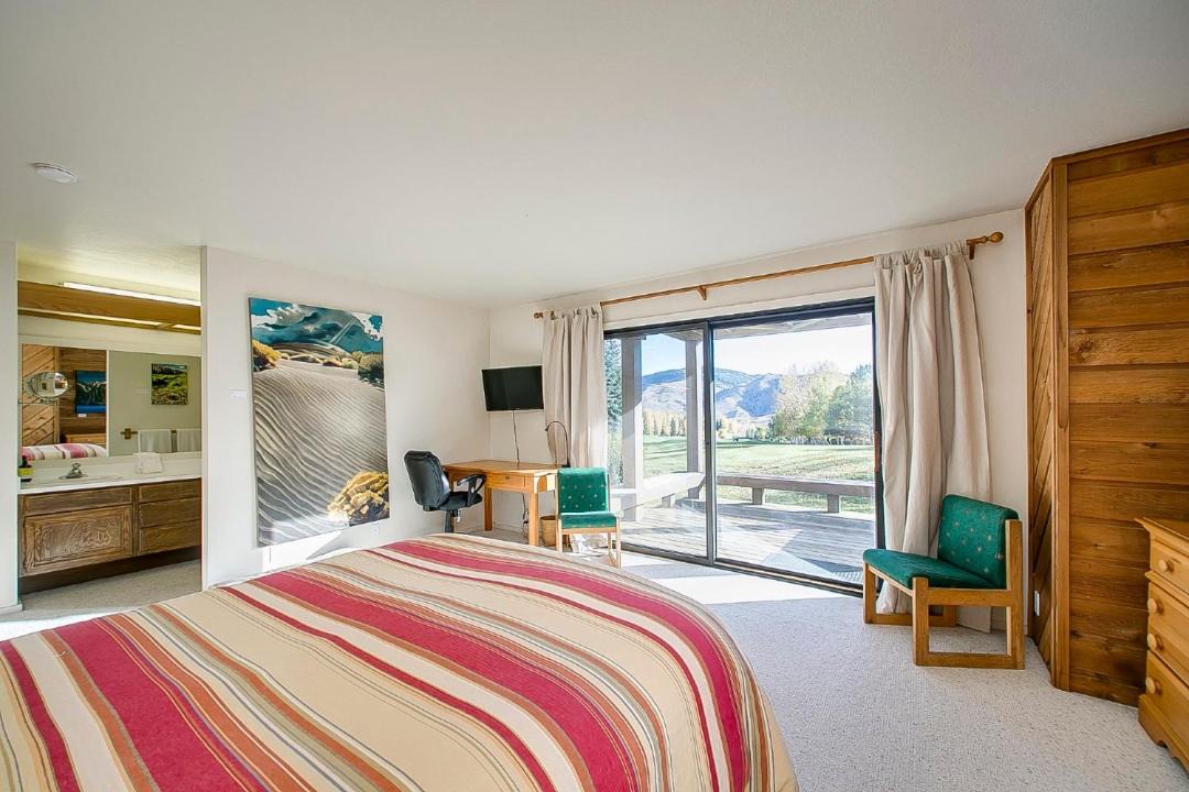 Photo of Bedroom in Elkhorn Village