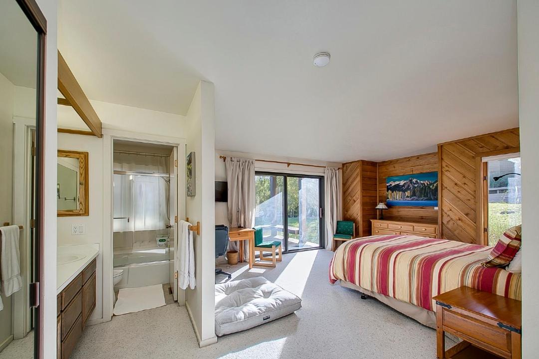 Photo of Bedroom in Elkhorn Village