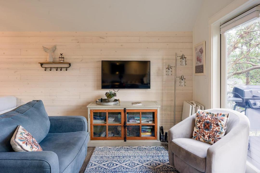 Photo of Livingroom in Eastsound