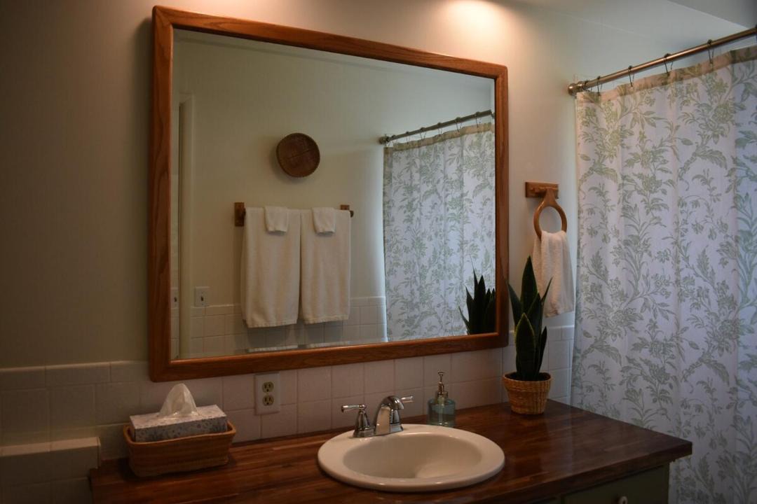 Photo of Bathroom in Garfield