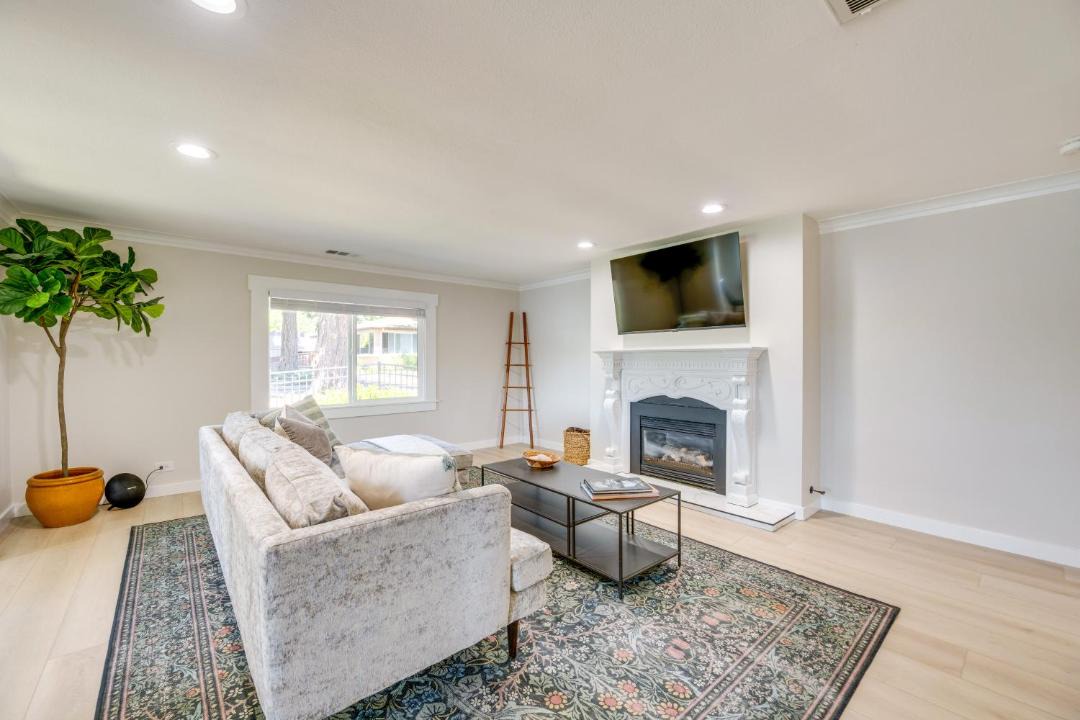 Photo of Livingroom in Lakewood