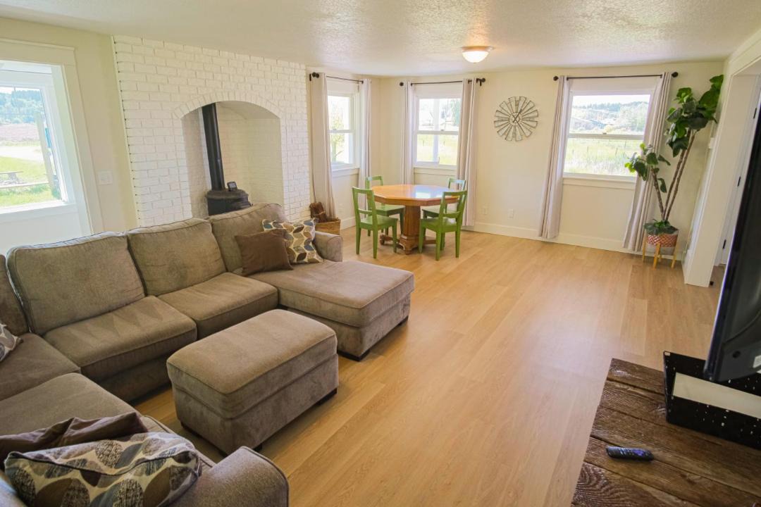Photo of Livingroom in Bonney Lake
