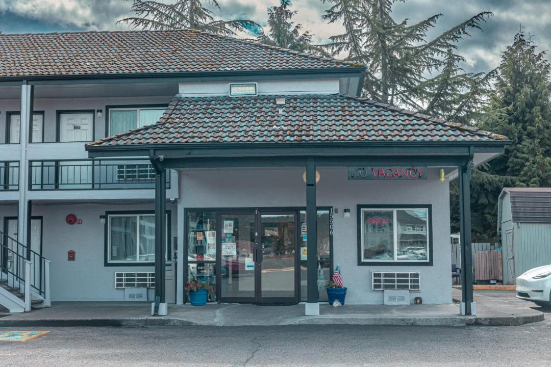 Photo of Others in Sumner