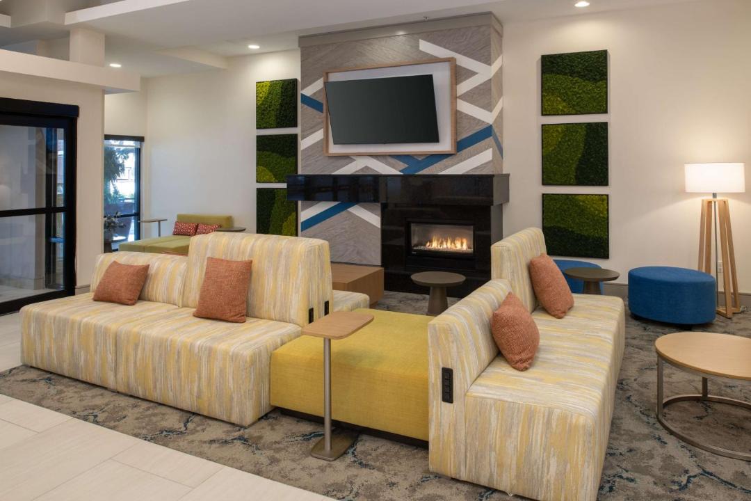 Photo of Livingroom in New Tacoma