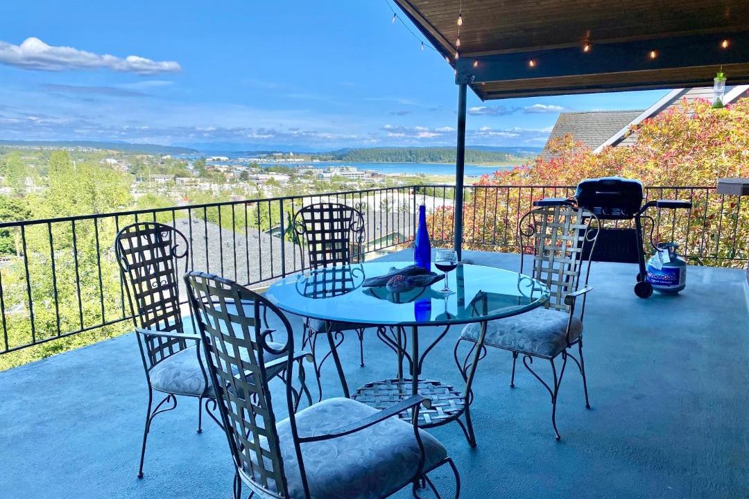 Photo of Patio Balcony in Oak Harbor