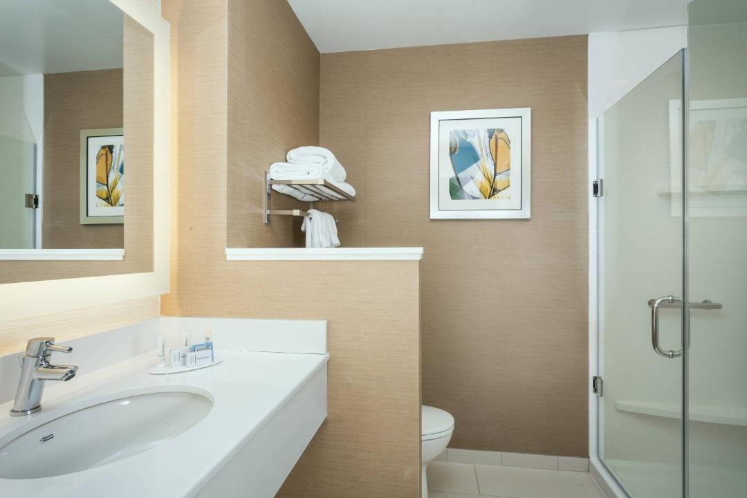 Photo of Bathroom in Dupont