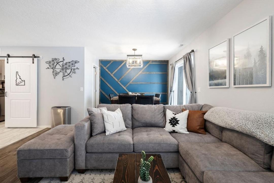 Photo of Livingroom in Southwest Ada County Alliance