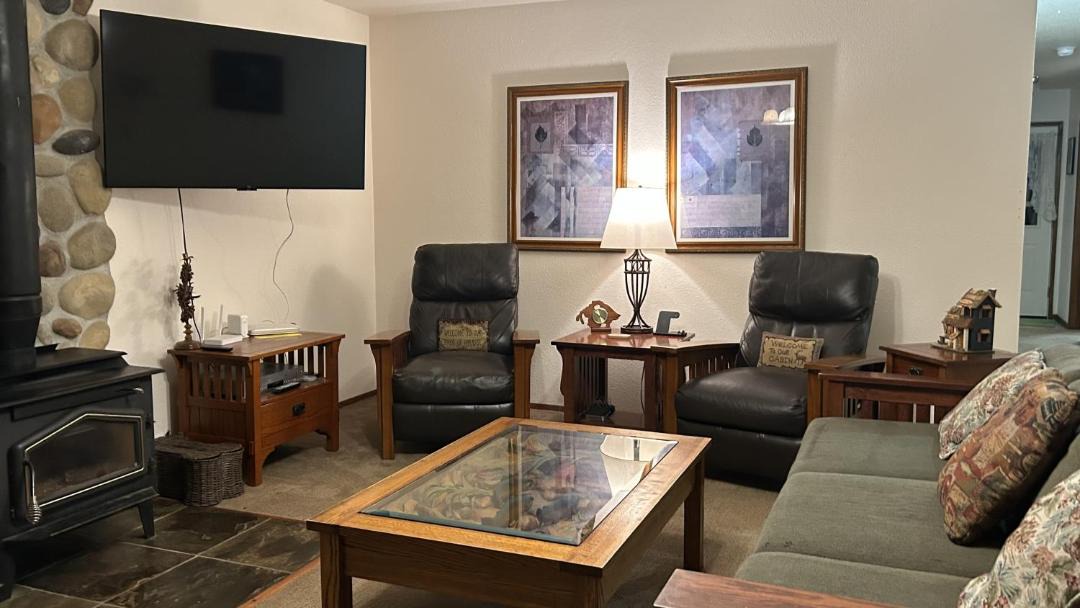 Photo of Livingroom in Eastsound