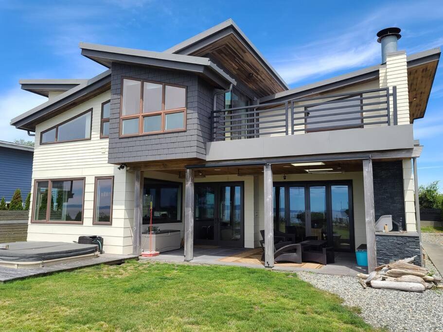 Photo of Others in Point Roberts