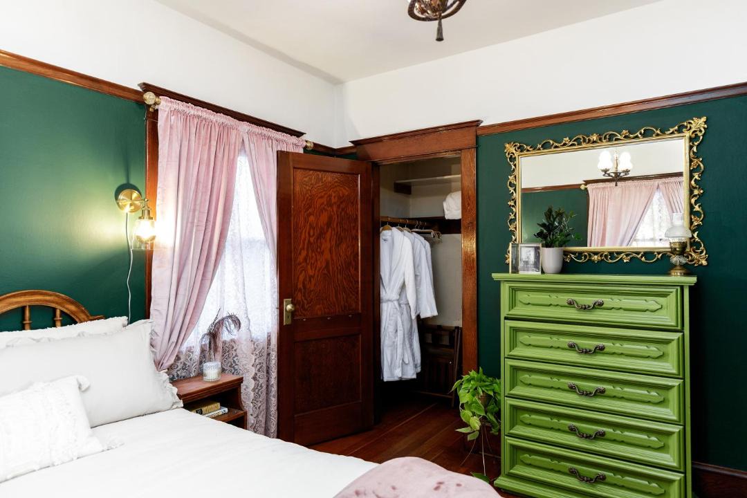 Photo of Bedroom in Buckman Neighborhood