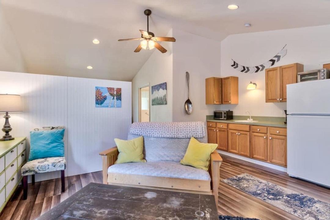 Photo of Livingroom in Deschutes River Woods