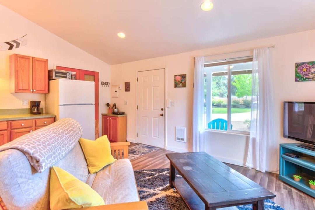 Photo of Livingroom in Deschutes River Woods