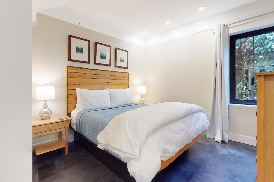 Photo of Bedroom in Sellwood-Moreland