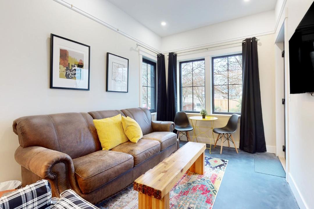 Photo of Livingroom in Sellwood-Moreland