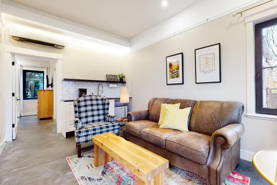 Photo of Livingroom in Sellwood-Moreland