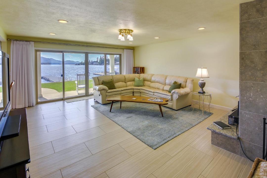 Photo of Livingroom in Newport