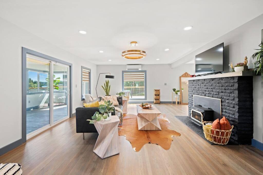 Photo of Livingroom in Lakewood