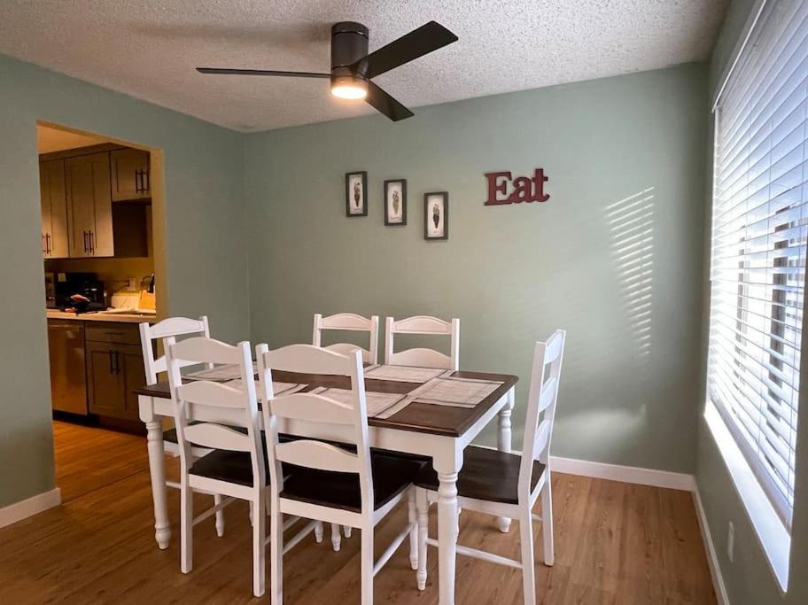 Photo of Livingroom in North Juanita