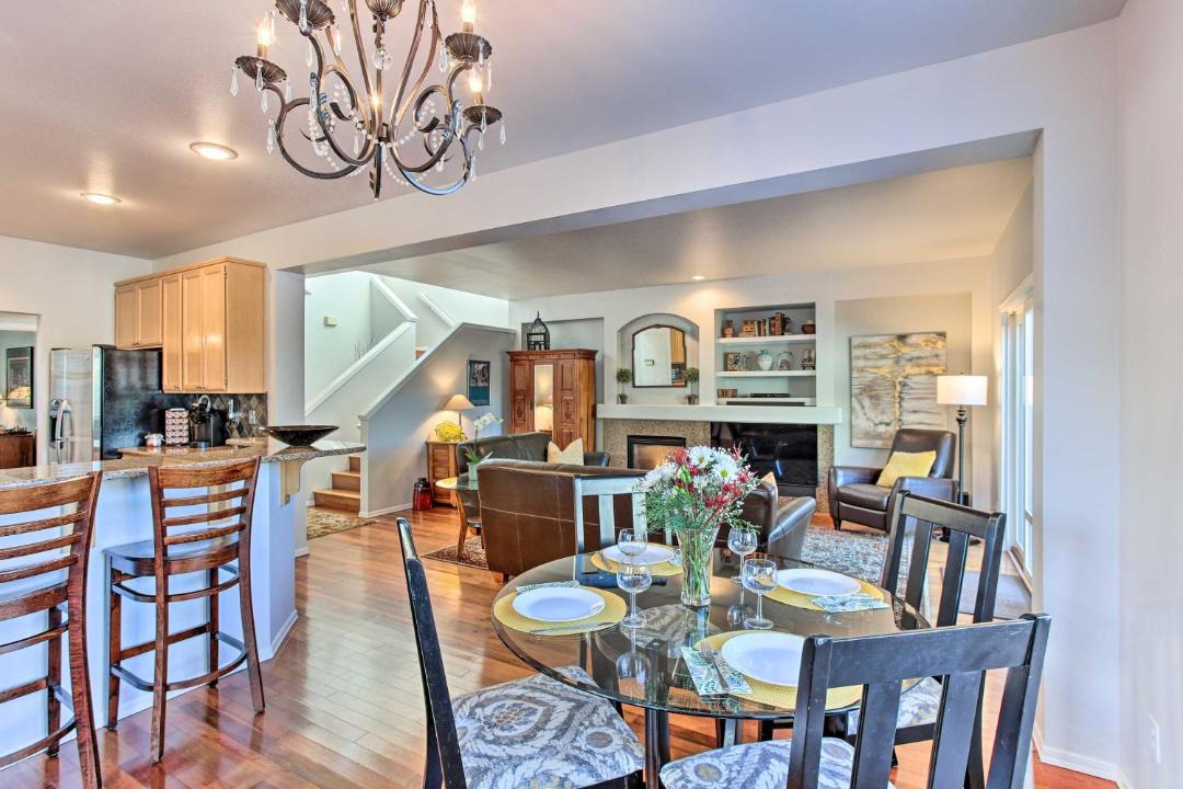 Photo of Livingroom in Northeast Tacoma