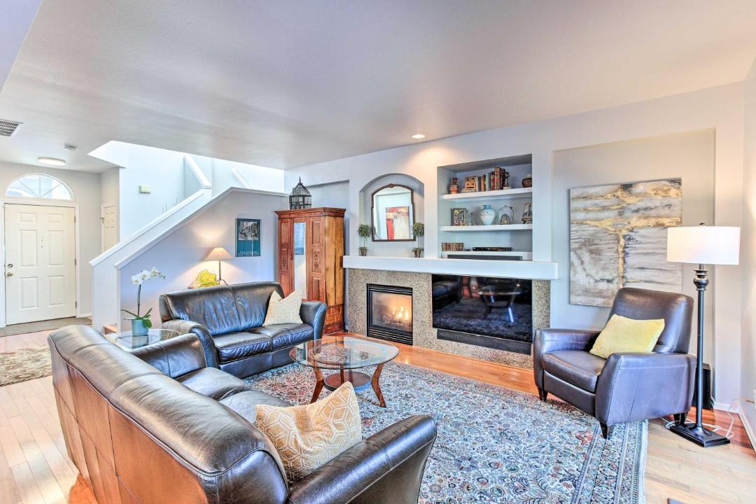 Photo of Livingroom in Northeast Tacoma