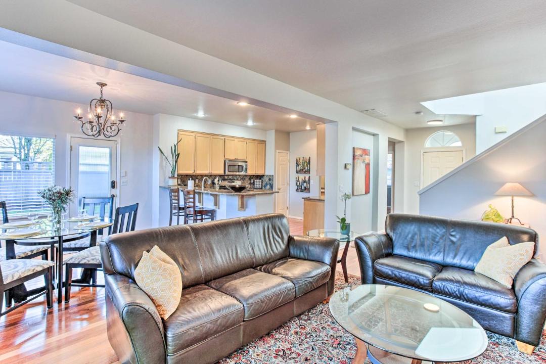 Photo of Livingroom in Northeast Tacoma