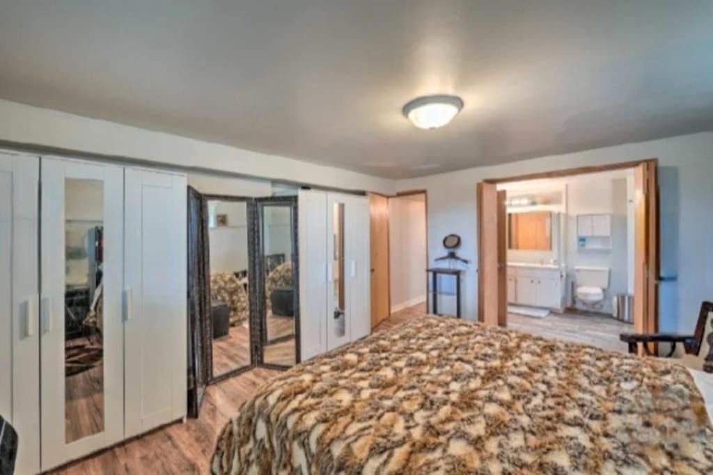 Photo of Bedroom in Coupeville