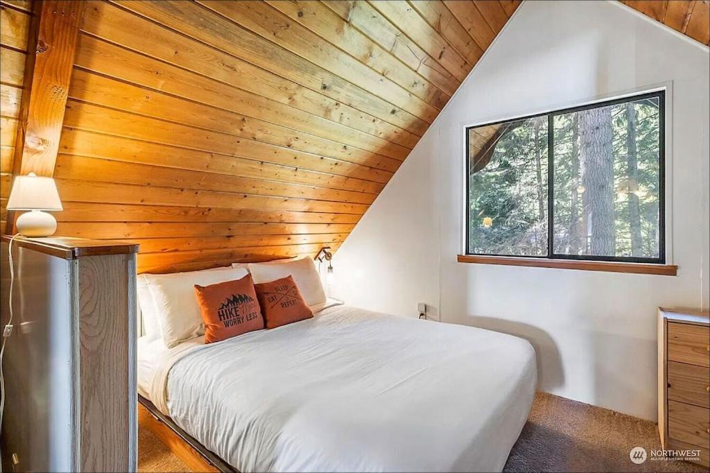 Photo of Bedroom in Greenwater