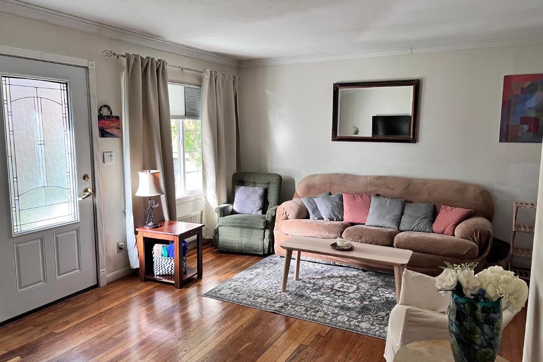 Photo of Livingroom in Shoreline