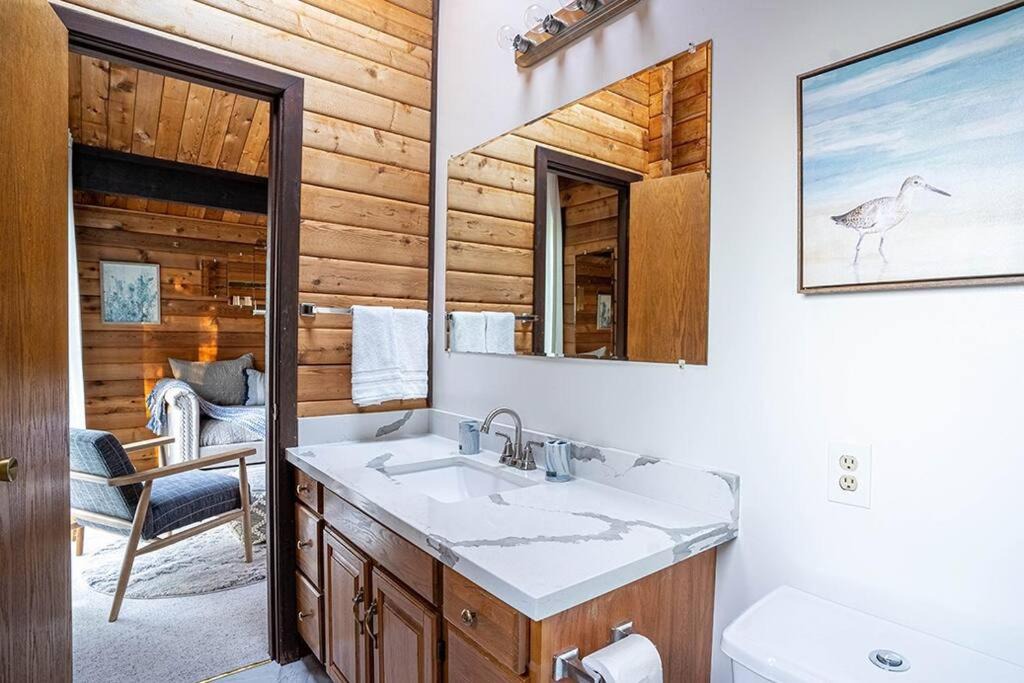 Photo of Bathroom in Longbranch