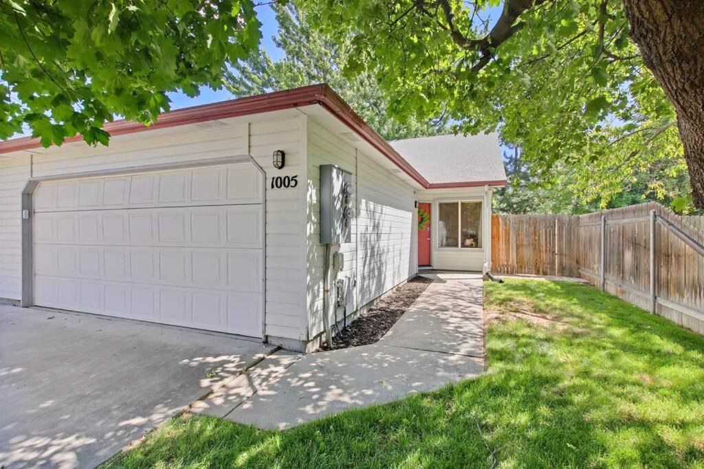 Photo of Buildings in South Boise Village
