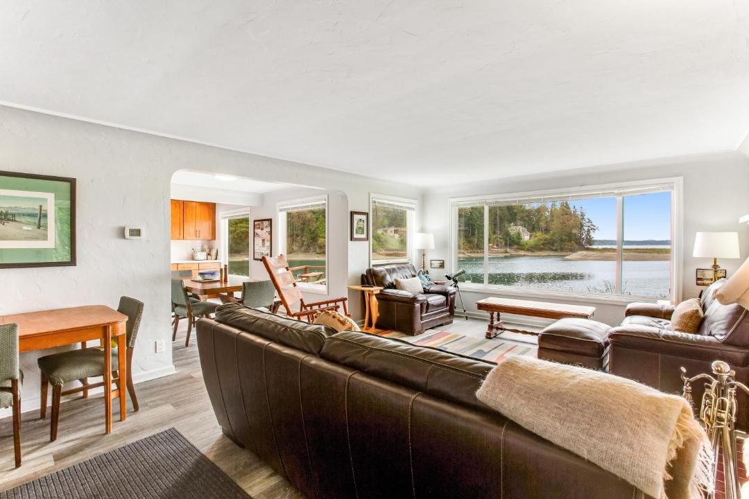 Photo of Livingroom in Lakebay