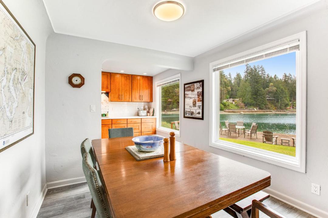 Photo of Livingroom in Lakebay