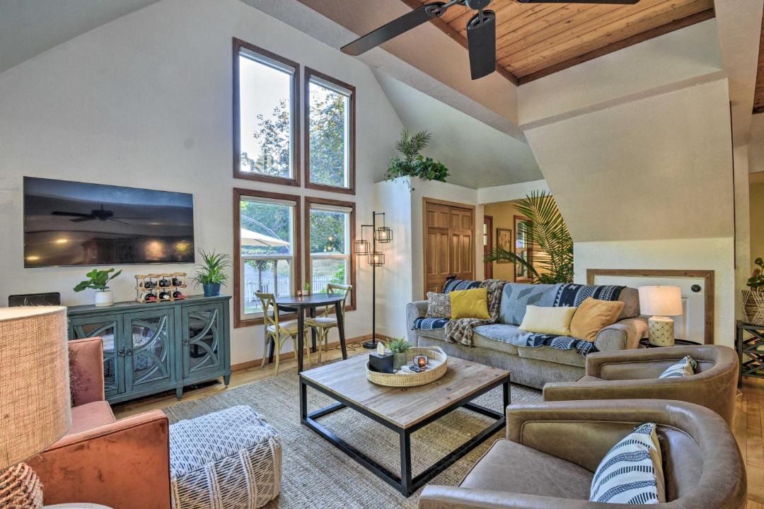 Photo of Livingroom in Lakebay