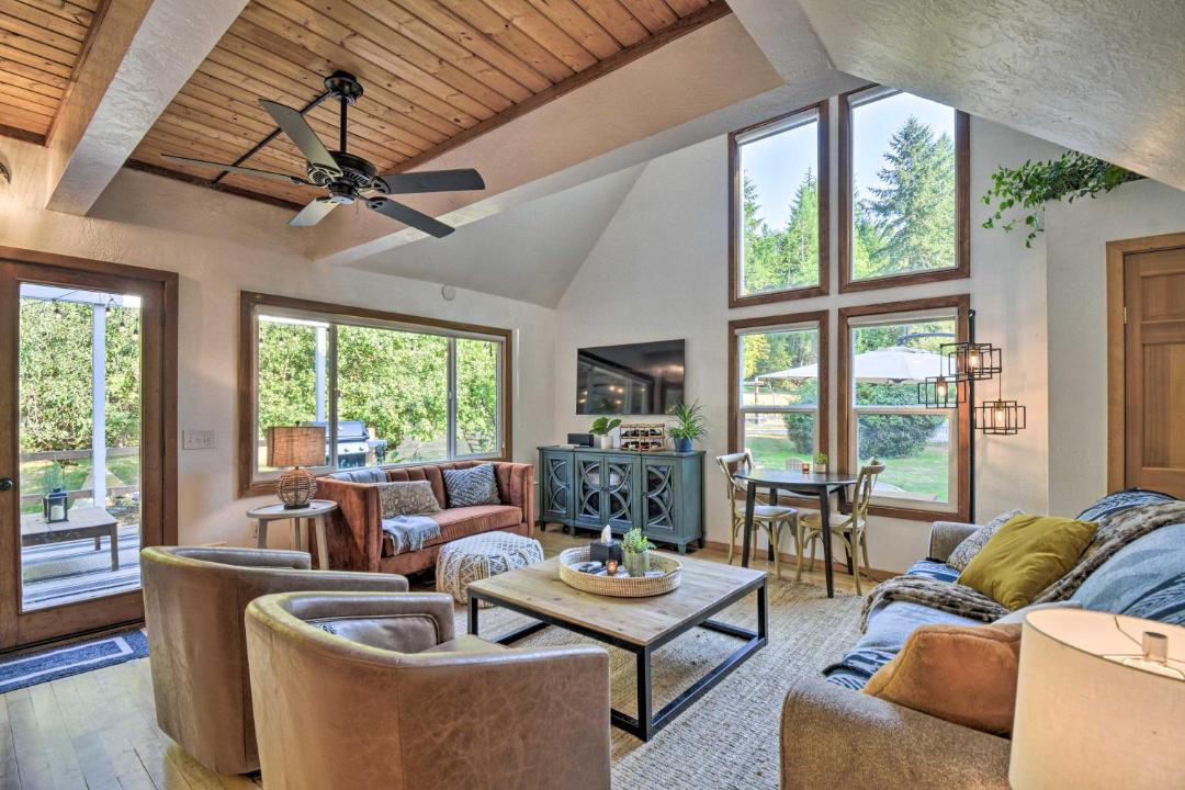 Photo of Livingroom in Lakebay